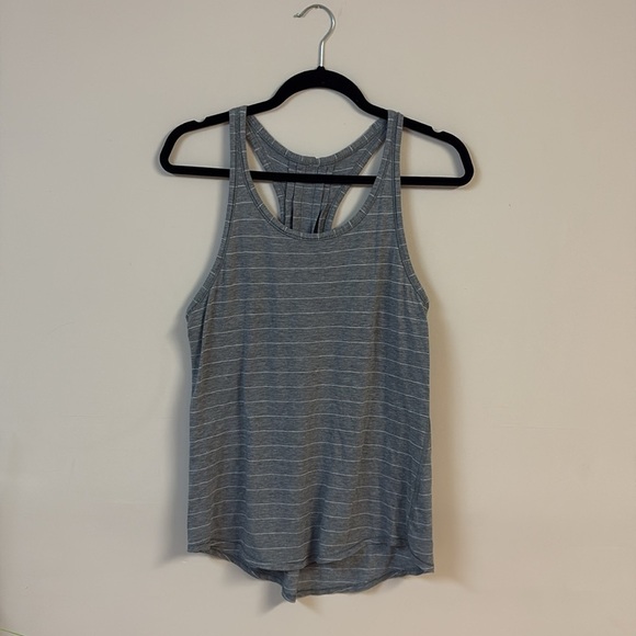 lululemon athletica Yogi Everyday Tank size 6 - Picture 3 of 4